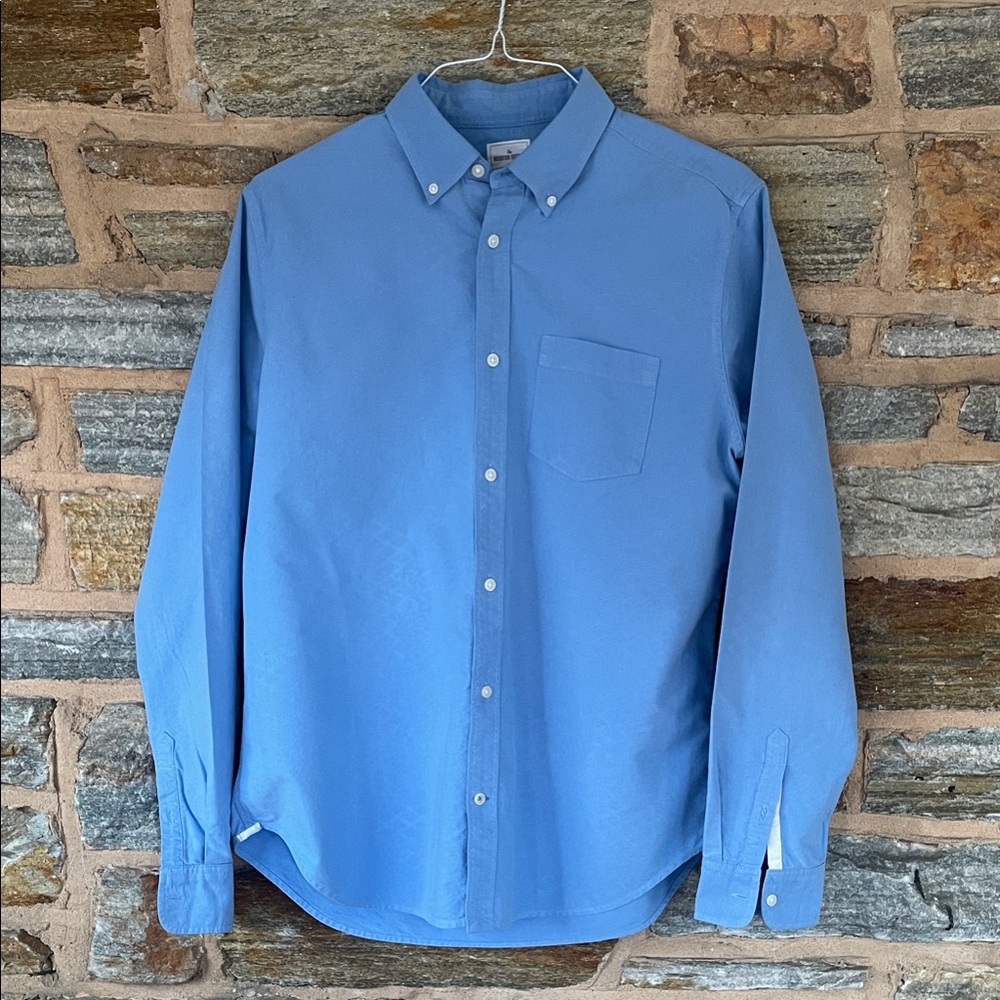 GAP Men's Sky Blue Casual Button-Down Shirt